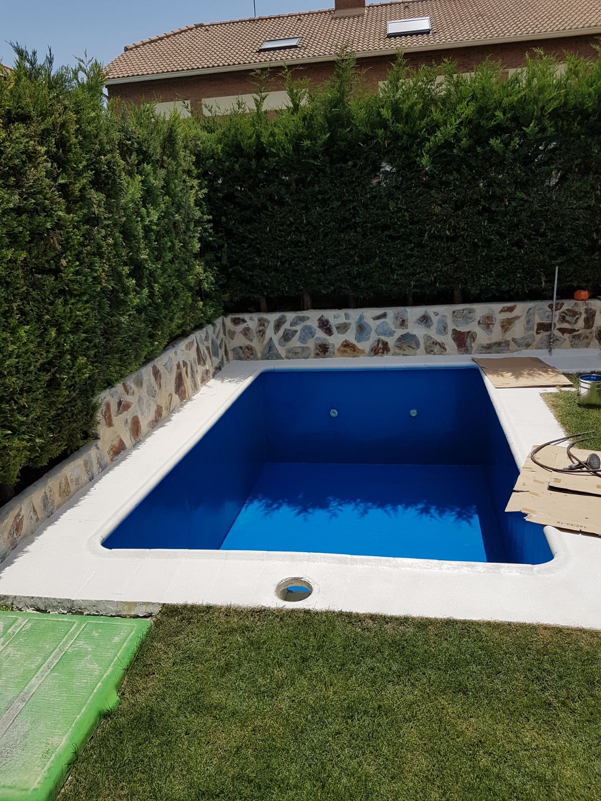 Piscina recubierta con Poliurea Fría Eurotaff 300